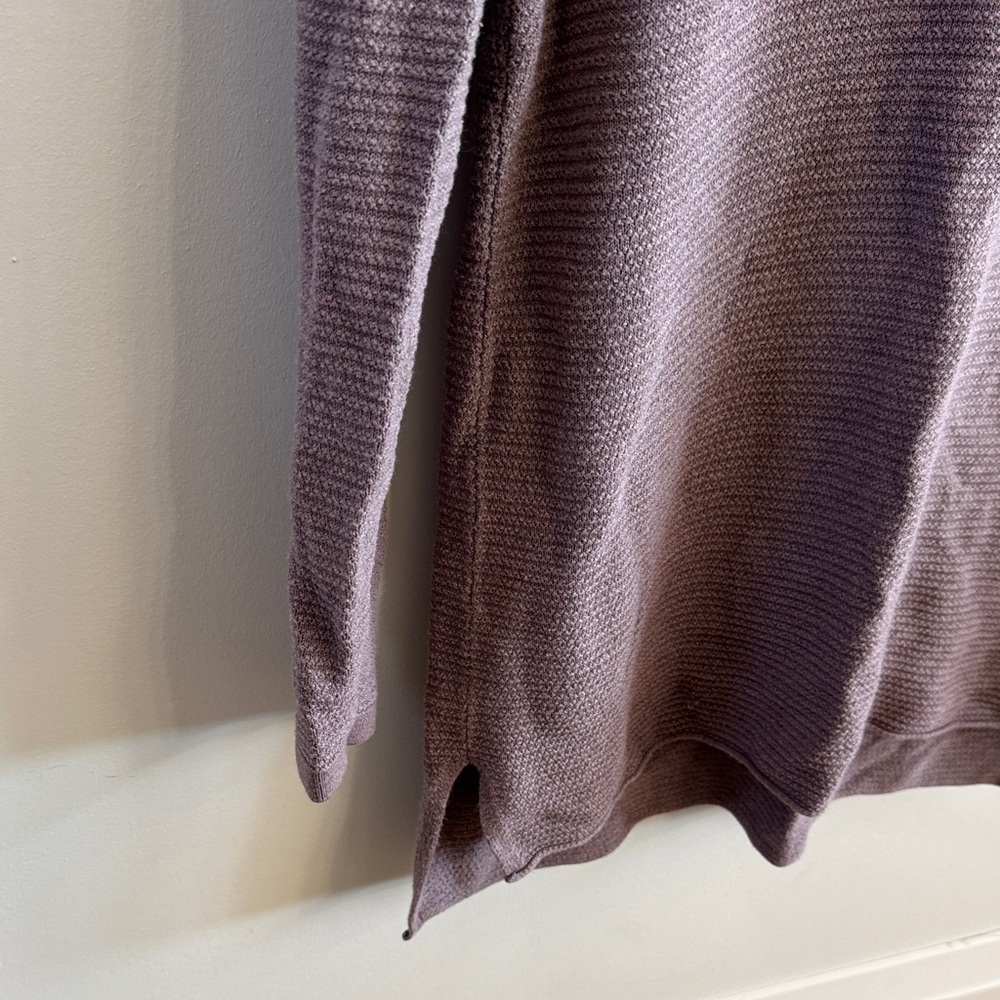 🌸 Old Navy Mauve Long Sleeve V-Neck Tee
Size Small - Picture 4 of 7